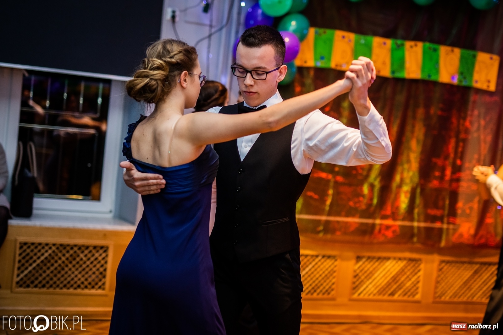 Zdjęcie w galerii na portalu naszraciborz.pl: Andrzejkowy zawrót głowy w MDK wiadomości z regionu