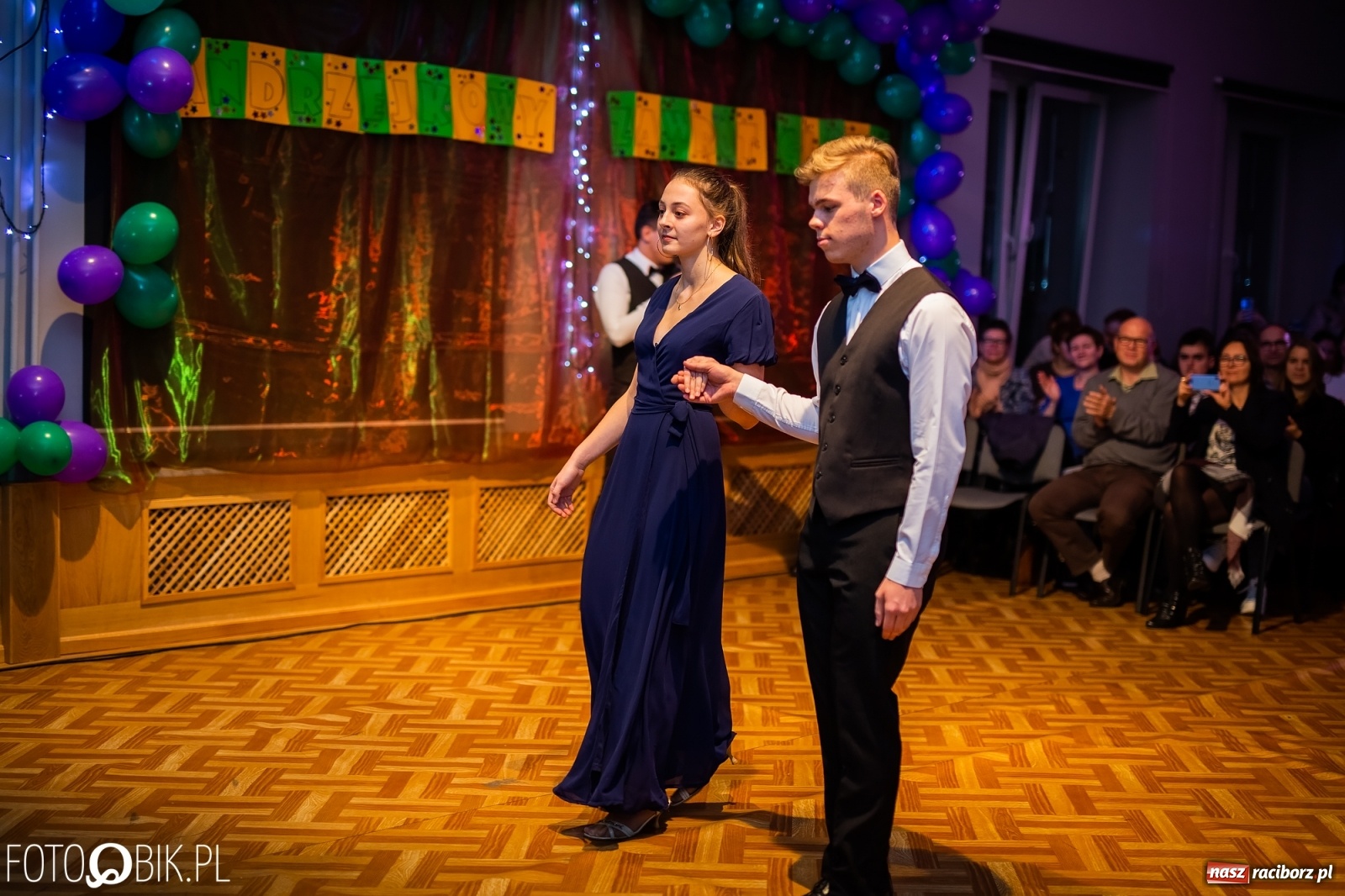 Zdjęcie w galerii na portalu naszraciborz.pl: Andrzejkowy zawrót głowy w MDK wiadomości z regionu