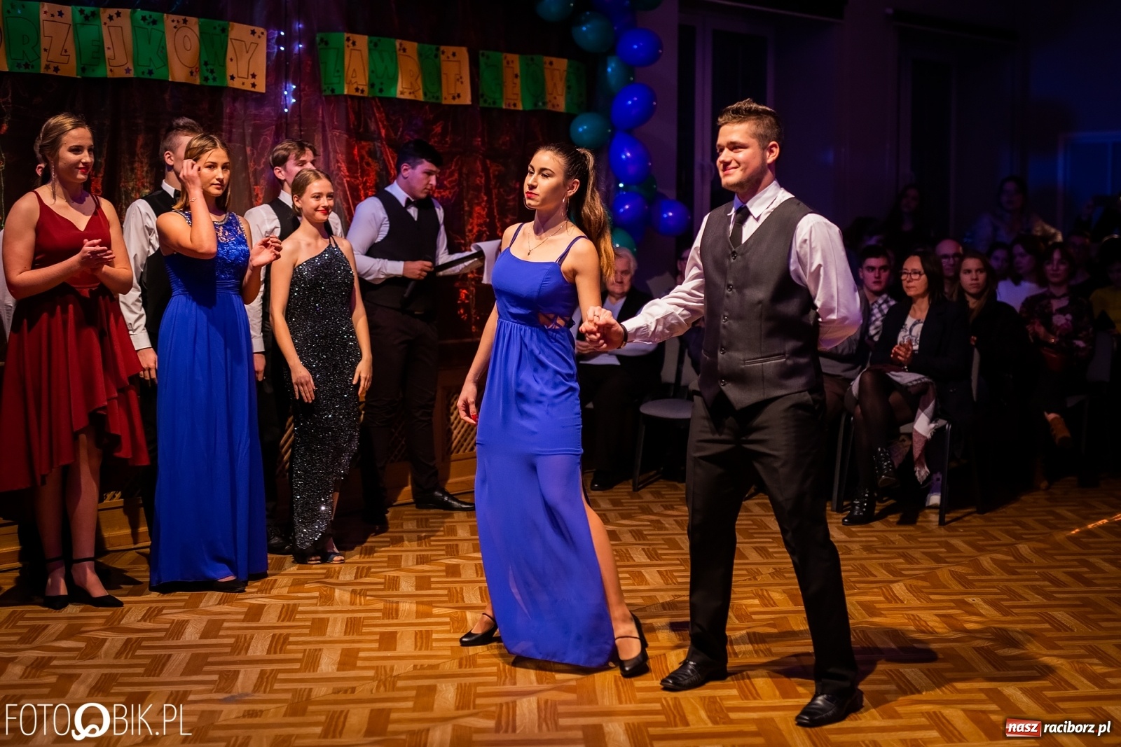 Zdjęcie w galerii na portalu naszraciborz.pl: Andrzejkowy zawrót głowy w MDK wiadomości z regionu