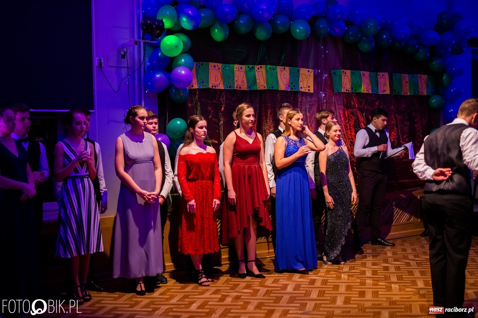 Zdjęcie w galerii na portalu naszraciborz.pl: Andrzejkowy zawrót głowy w MDK wiadomości z regionu