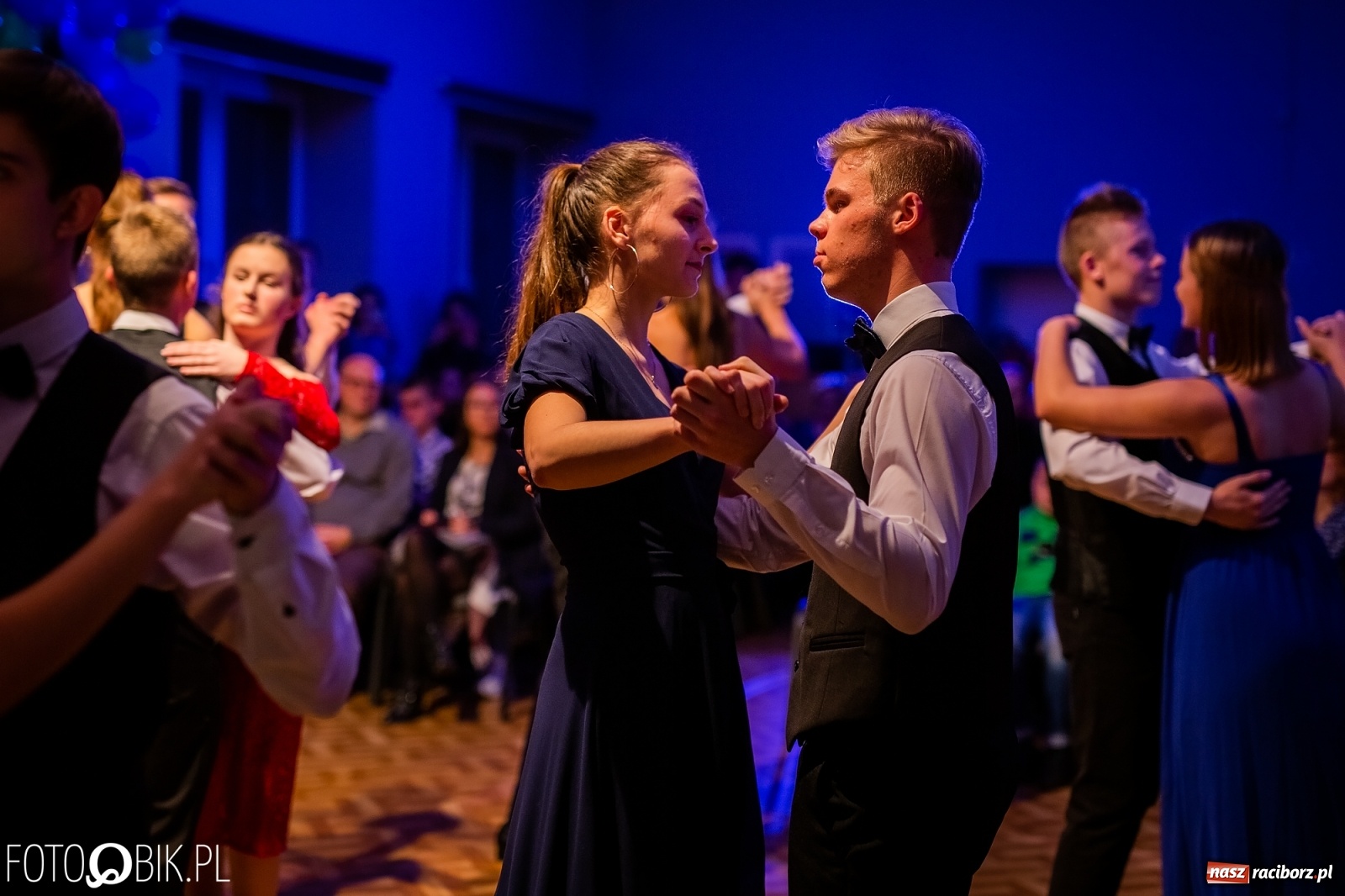 Zdjęcie w galerii na portalu naszraciborz.pl: Andrzejkowy zawrót głowy w MDK wiadomości z regionu