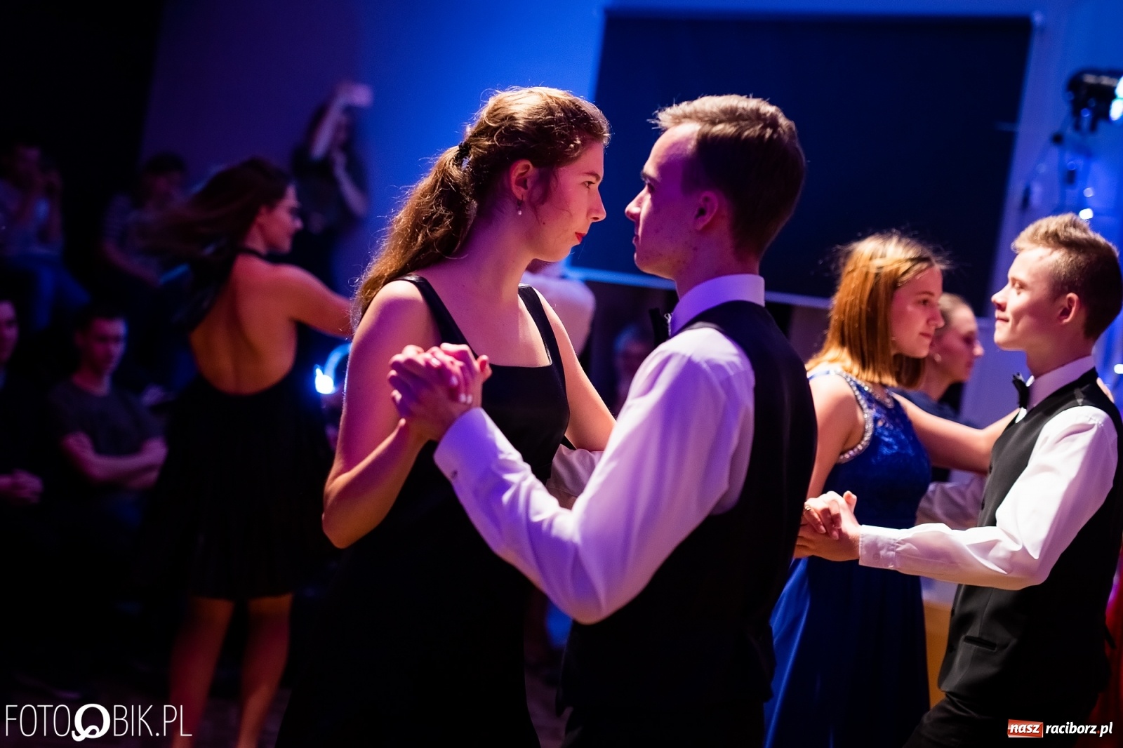 Zdjęcie w galerii na portalu naszraciborz.pl: Andrzejkowy zawrót głowy w MDK wiadomości z regionu