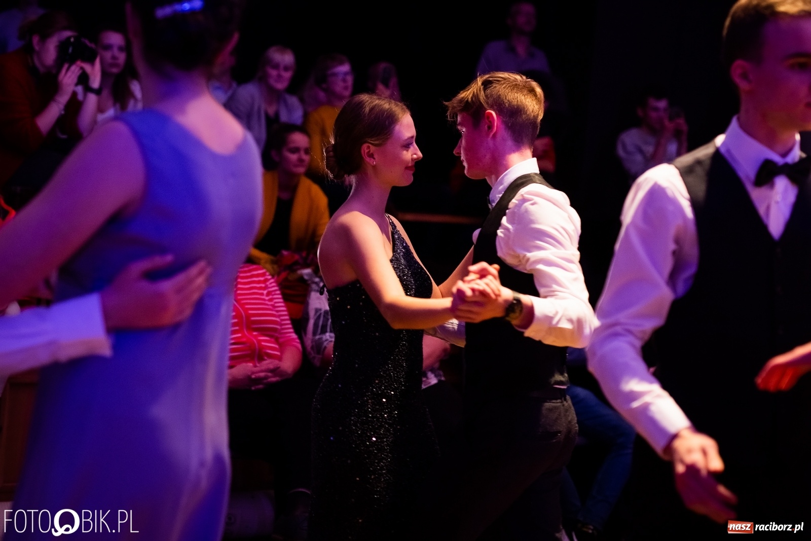 Zdjęcie w galerii na portalu naszraciborz.pl: Andrzejkowy zawrót głowy w MDK wiadomości z regionu