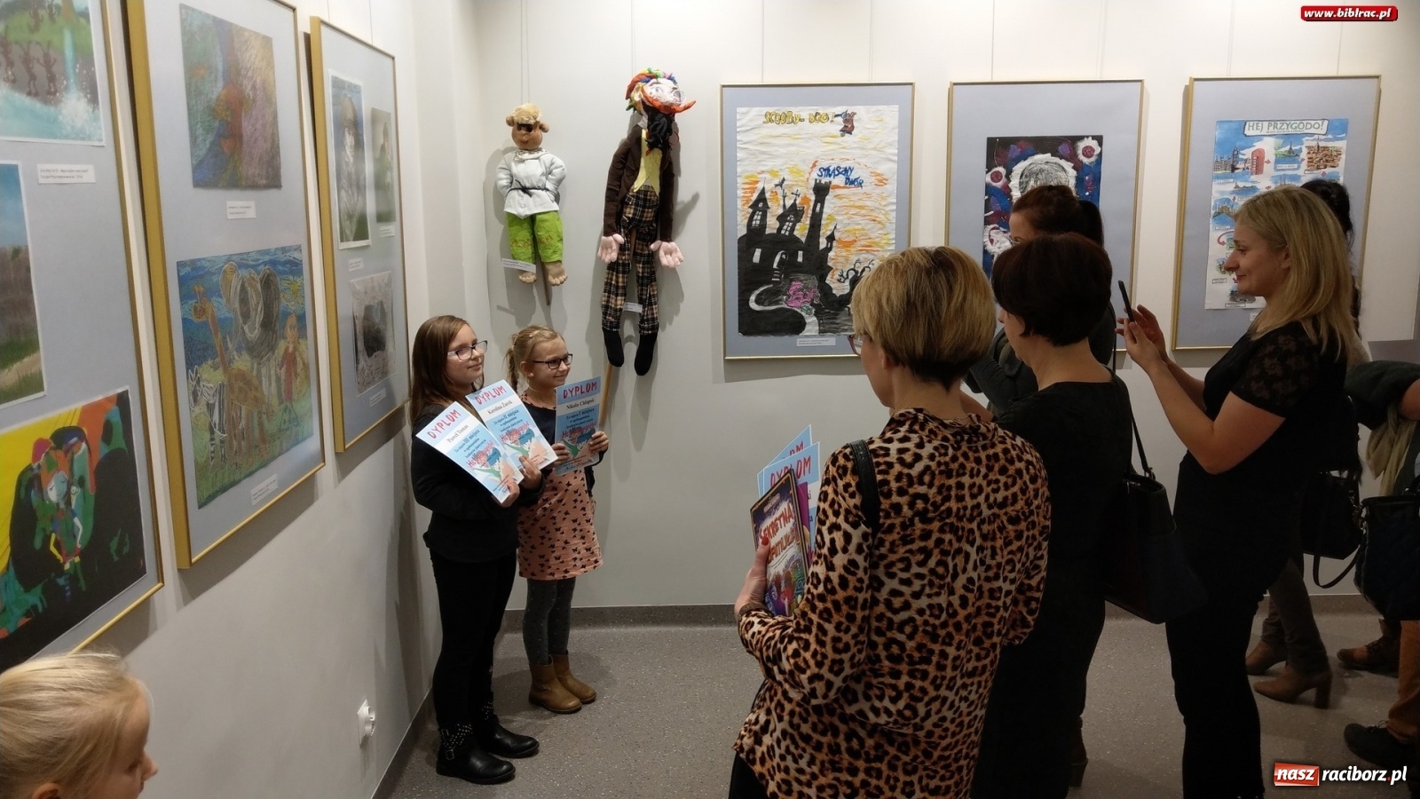 Zdjęcie w galerii na portalu naszraciborz.pl: Hej, przygodo! W bibliotece rozstrzygnięto Ogólnopolski Konkurs Plastyczny  wiadomości z regionu
