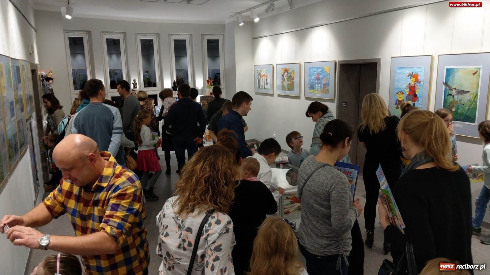 Zdjęcie w galerii na portalu naszraciborz.pl: Hej, przygodo! W bibliotece rozstrzygnięto Ogólnopolski Konkurs Plastyczny  wiadomości z regionu