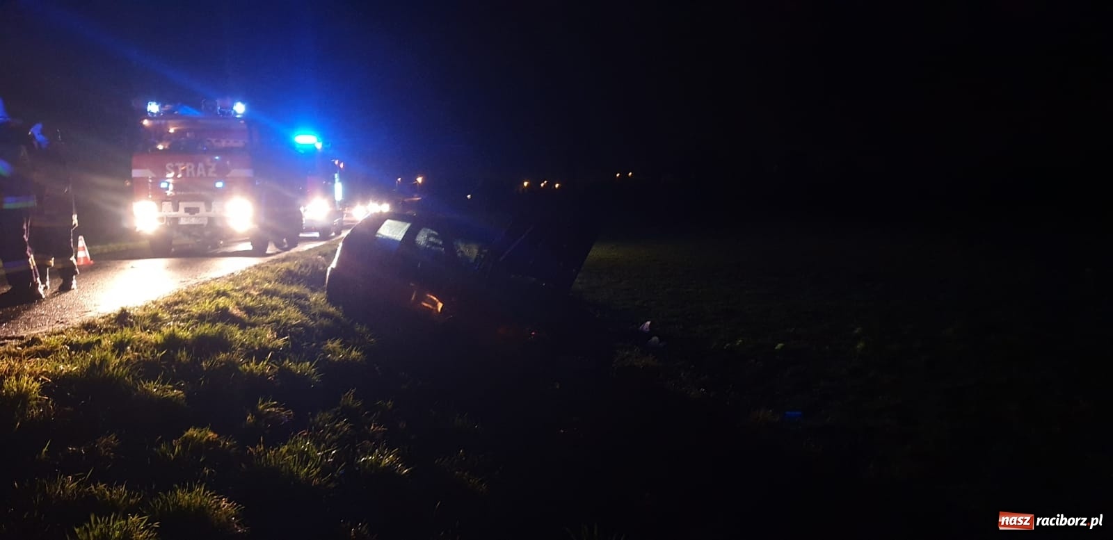 Zdjęcie w galerii na portalu naszraciborz.pl: Dachowanie na trasie Lekartów - Cyprzanów wiadomości z regionu