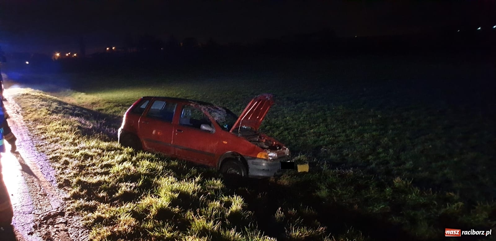 Zdjęcie w galerii na portalu naszraciborz.pl: Dachowanie na trasie Lekartów - Cyprzanów wiadomości z regionu