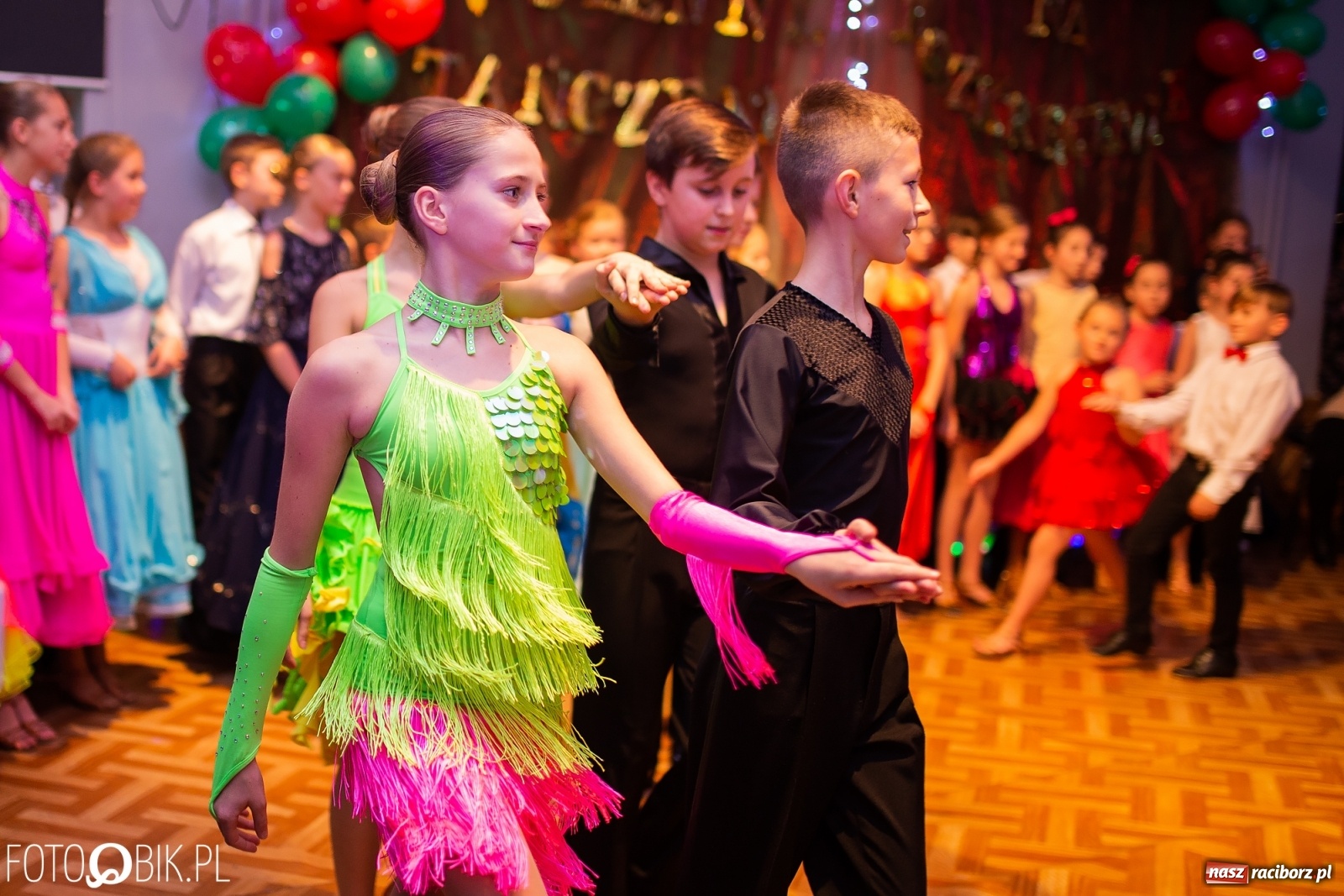 Zdjęcie w galerii na portalu naszraciborz.pl: Jesienne tańczenie na rozkręcenie w MDK wiadomości z regionu