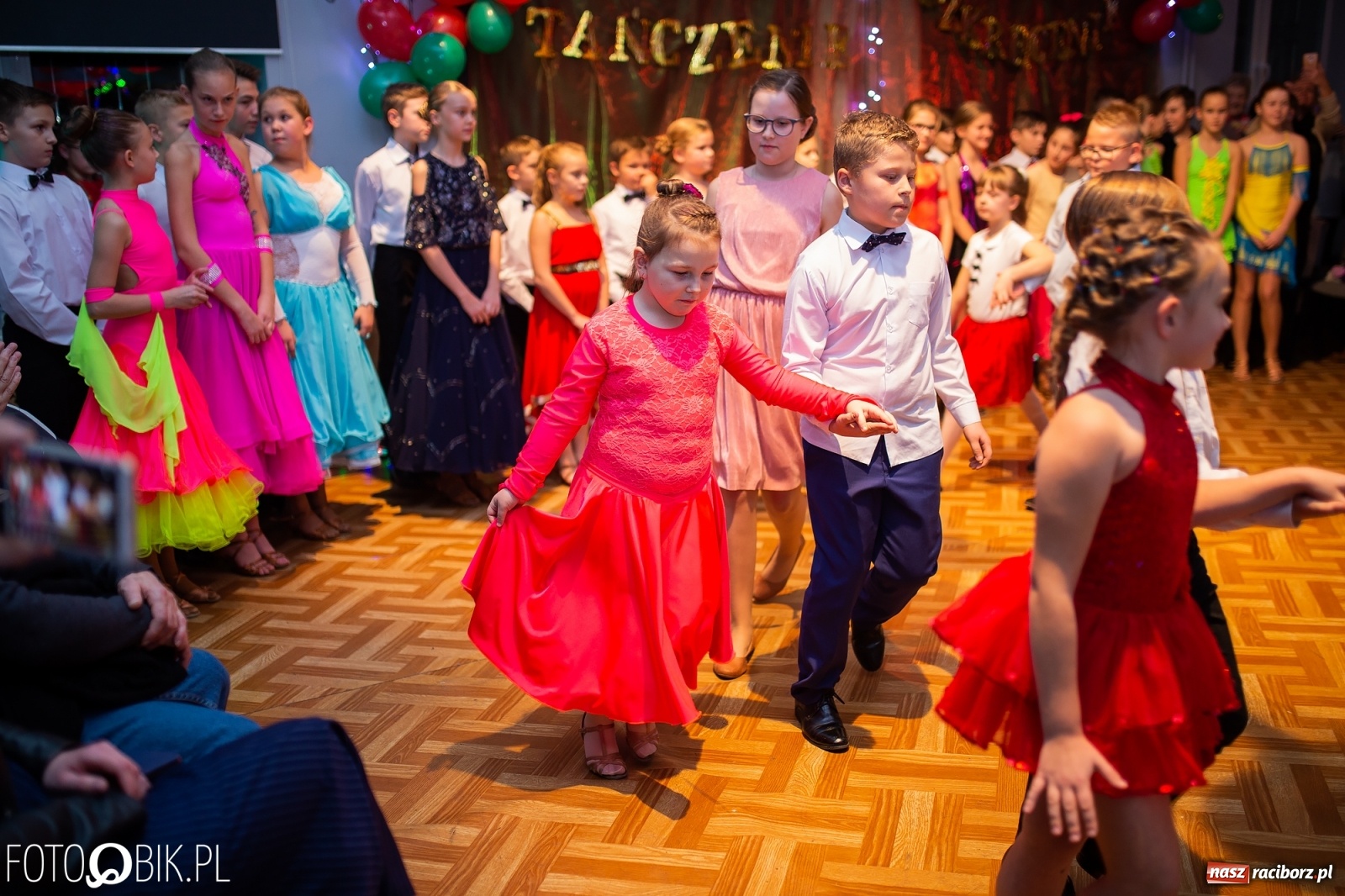 Zdjęcie w galerii na portalu naszraciborz.pl: Jesienne tańczenie na rozkręcenie w MDK wiadomości z regionu