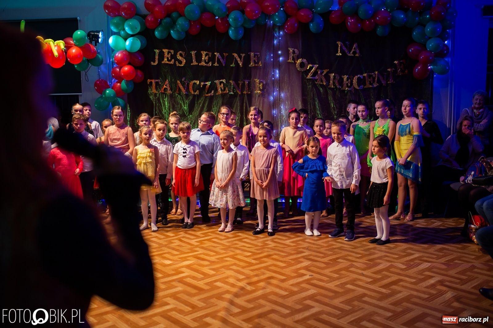 Zdjęcie w galerii na portalu naszraciborz.pl: Jesienne tańczenie na rozkręcenie w MDK wiadomości z regionu