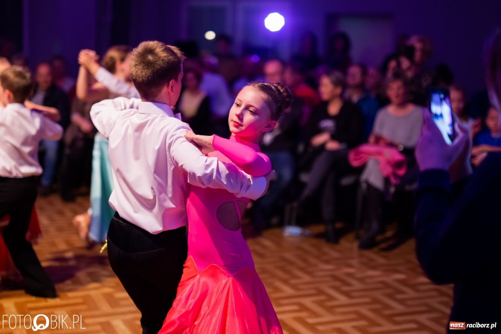 Zdjęcie w galerii na portalu naszraciborz.pl: Jesienne tańczenie na rozkręcenie w MDK wiadomości z regionu