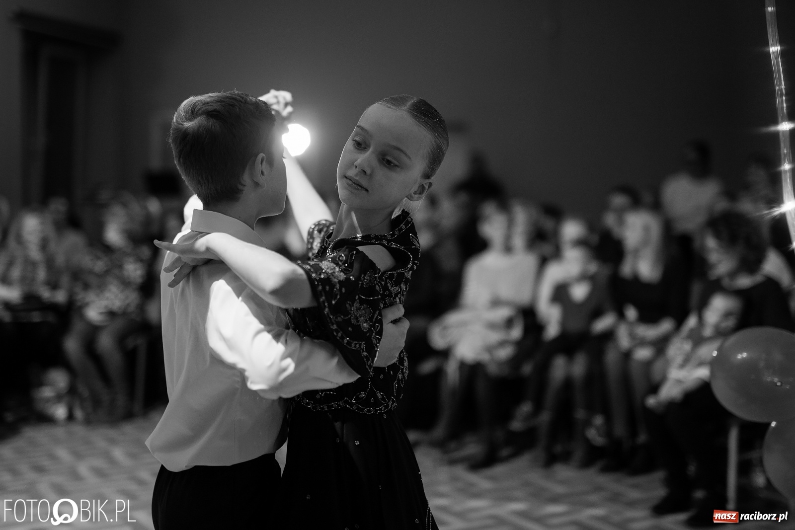 Zdjęcie w galerii na portalu naszraciborz.pl: Jesienne tańczenie na rozkręcenie w MDK wiadomości z regionu