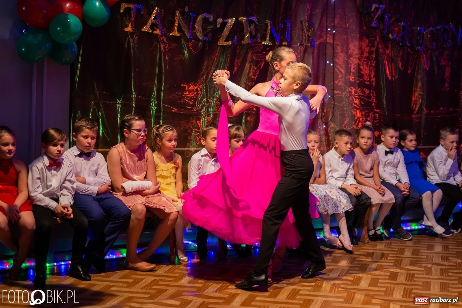 Zdjęcie w galerii na portalu naszraciborz.pl: Jesienne tańczenie na rozkręcenie w MDK wiadomości z regionu