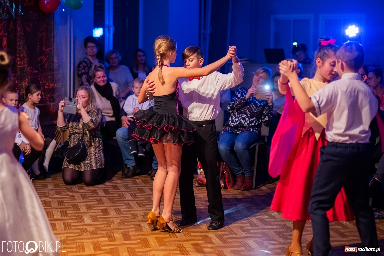 Zdjęcie w galerii na portalu naszraciborz.pl: Jesienne tańczenie na rozkręcenie w MDK wiadomości z regionu