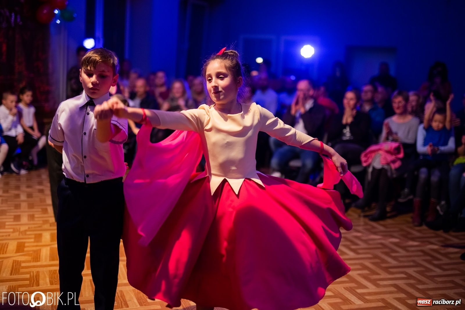 Zdjęcie w galerii na portalu naszraciborz.pl: Jesienne tańczenie na rozkręcenie w MDK wiadomości z regionu