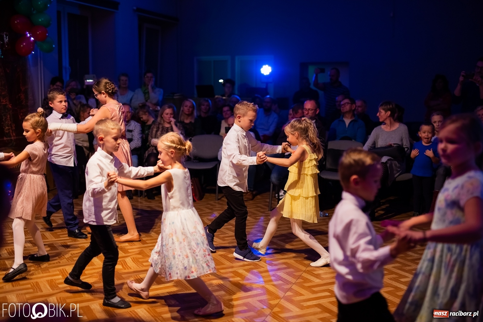 Zdjęcie w galerii na portalu naszraciborz.pl: Jesienne tańczenie na rozkręcenie w MDK wiadomości z regionu