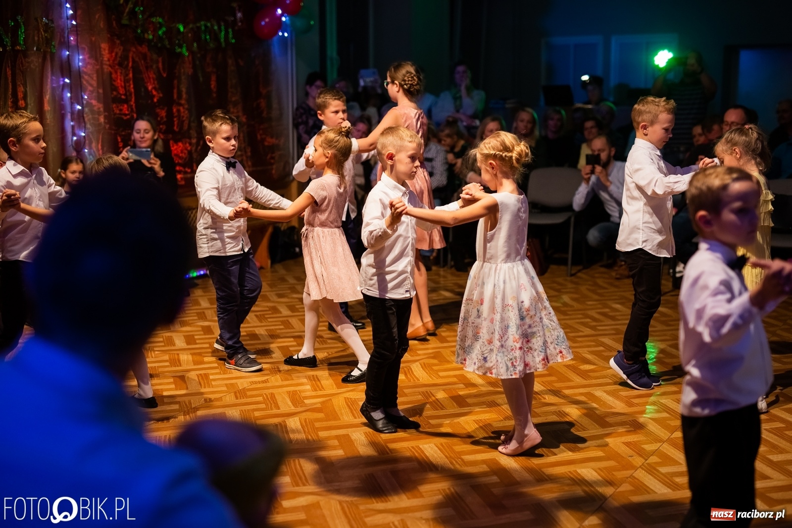 Zdjęcie w galerii na portalu naszraciborz.pl: Jesienne tańczenie na rozkręcenie w MDK wiadomości z regionu