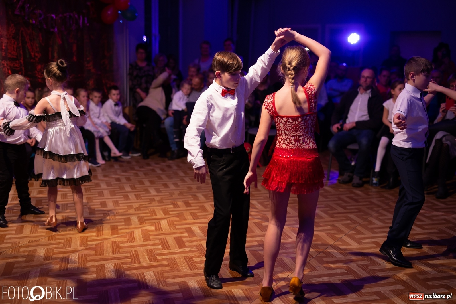 Zdjęcie w galerii na portalu naszraciborz.pl: Jesienne tańczenie na rozkręcenie w MDK wiadomości z regionu