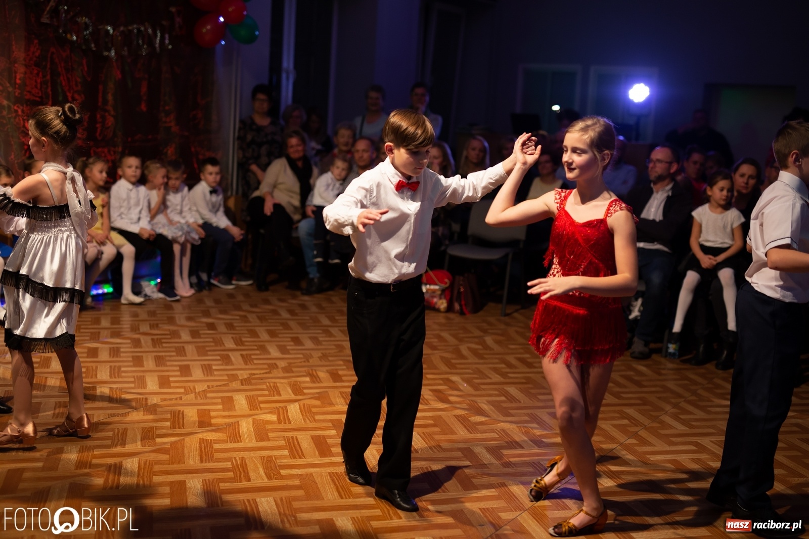 Zdjęcie w galerii na portalu naszraciborz.pl: Jesienne tańczenie na rozkręcenie w MDK wiadomości z regionu