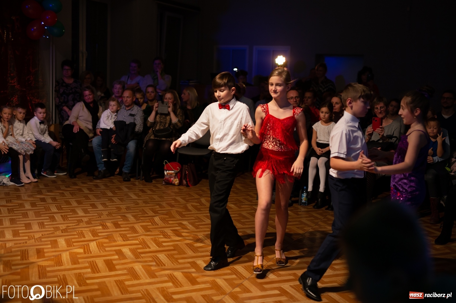 Zdjęcie w galerii na portalu naszraciborz.pl: Jesienne tańczenie na rozkręcenie w MDK wiadomości z regionu
