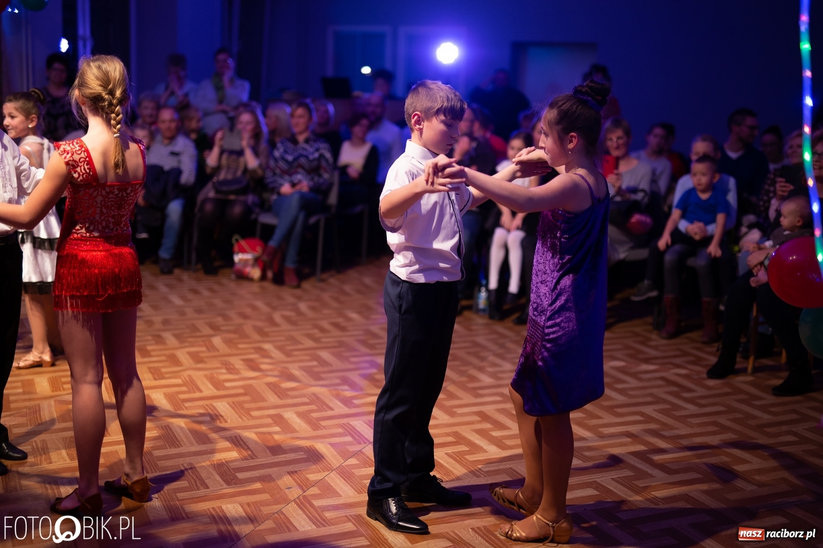 Zdjęcie w galerii na portalu naszraciborz.pl: Jesienne tańczenie na rozkręcenie w MDK wiadomości z regionu