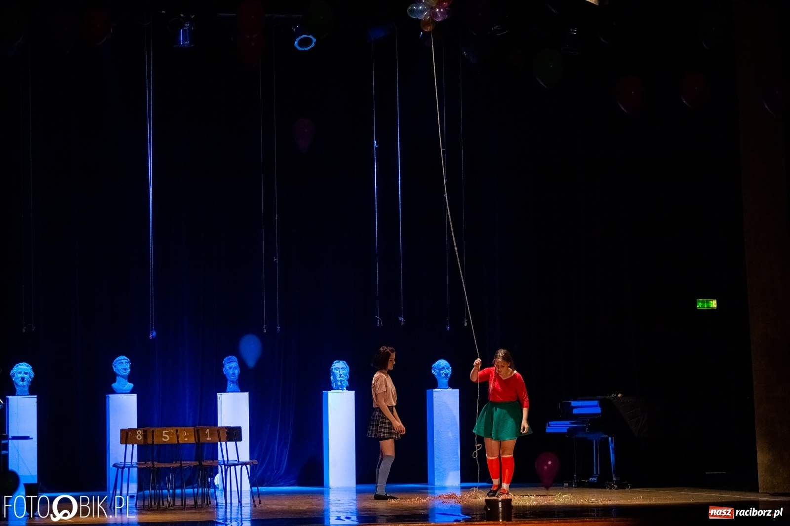 Zdjęcie w galerii na portalu naszraciborz.pl: Grupa teatralna Melpomena wystąpiła na deskach RCK wiadomości z regionu