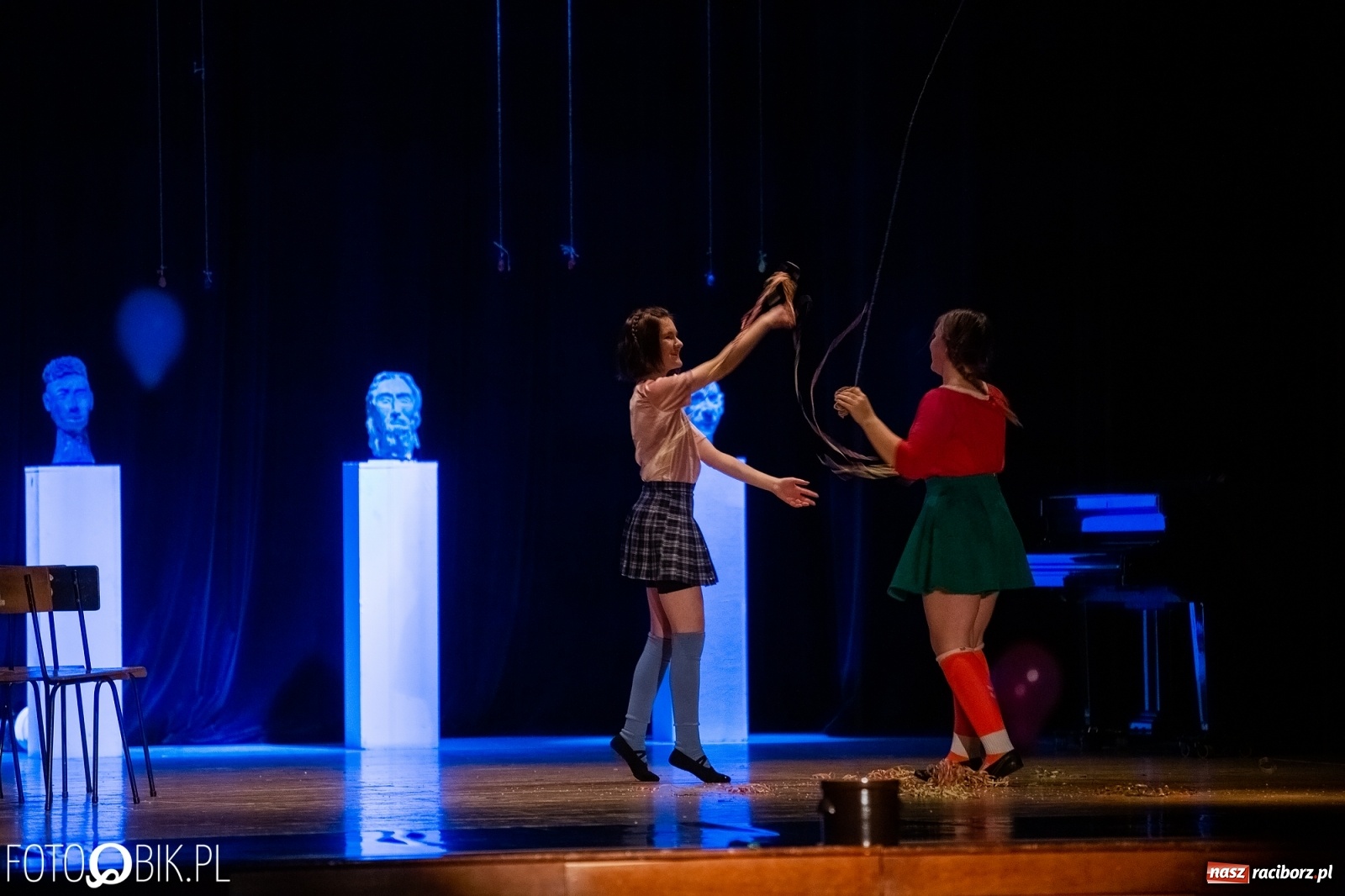 Zdjęcie w galerii na portalu naszraciborz.pl: Grupa teatralna Melpomena wystąpiła na deskach RCK wiadomości z regionu