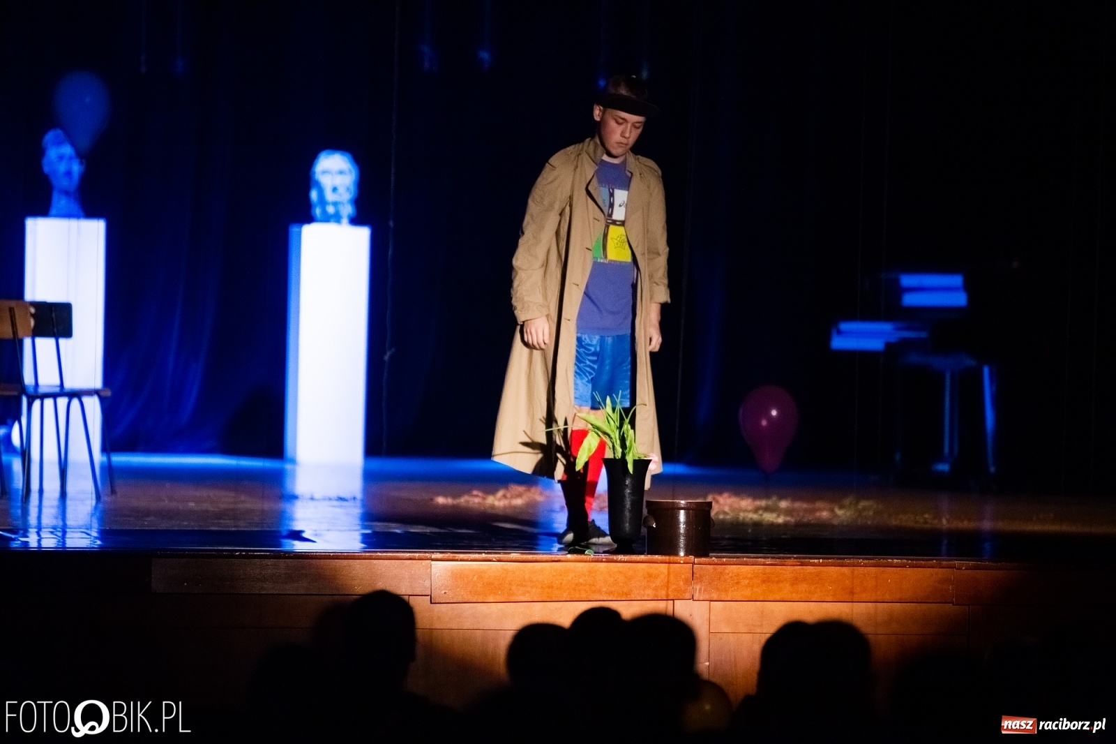 Zdjęcie w galerii na portalu naszraciborz.pl: Grupa teatralna Melpomena wystąpiła na deskach RCK wiadomości z regionu