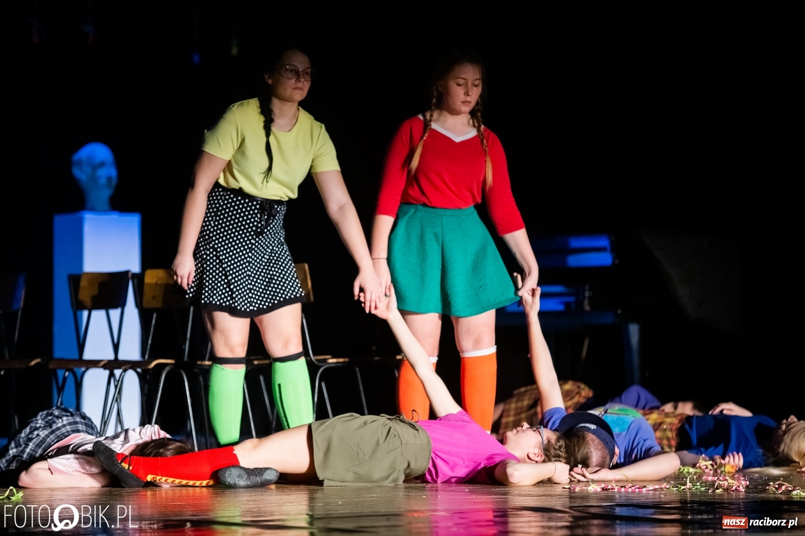 Zdjęcie w galerii na portalu naszraciborz.pl: Grupa teatralna Melpomena wystąpiła na deskach RCK wiadomości z regionu