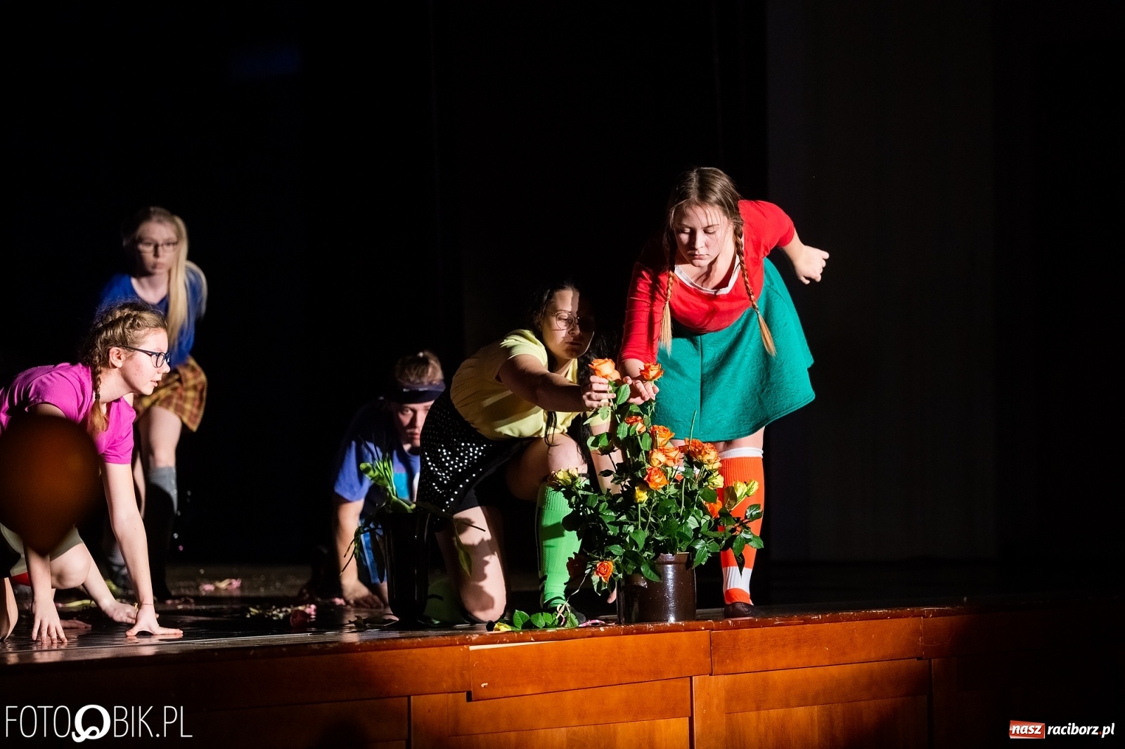 Zdjęcie w galerii na portalu naszraciborz.pl: Grupa teatralna Melpomena wystąpiła na deskach RCK wiadomości z regionu