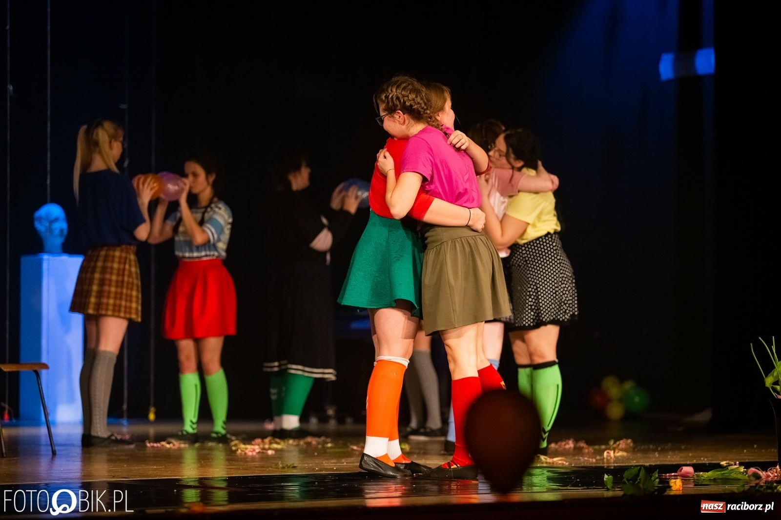 Zdjęcie w galerii na portalu naszraciborz.pl: Grupa teatralna Melpomena wystąpiła na deskach RCK wiadomości z regionu