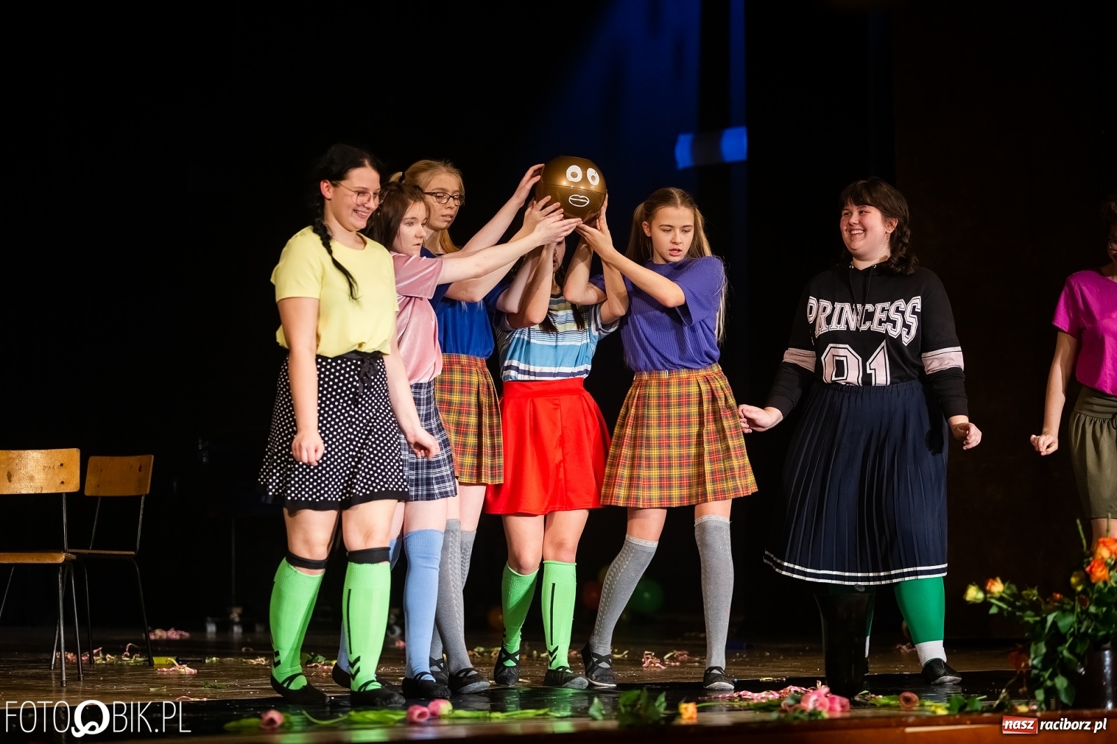 Zdjęcie w galerii na portalu naszraciborz.pl: Grupa teatralna Melpomena wystąpiła na deskach RCK wiadomości z regionu