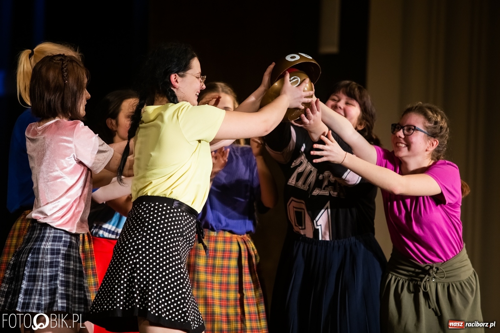 Zdjęcie w galerii na portalu naszraciborz.pl: Grupa teatralna Melpomena wystąpiła na deskach RCK wiadomości z regionu