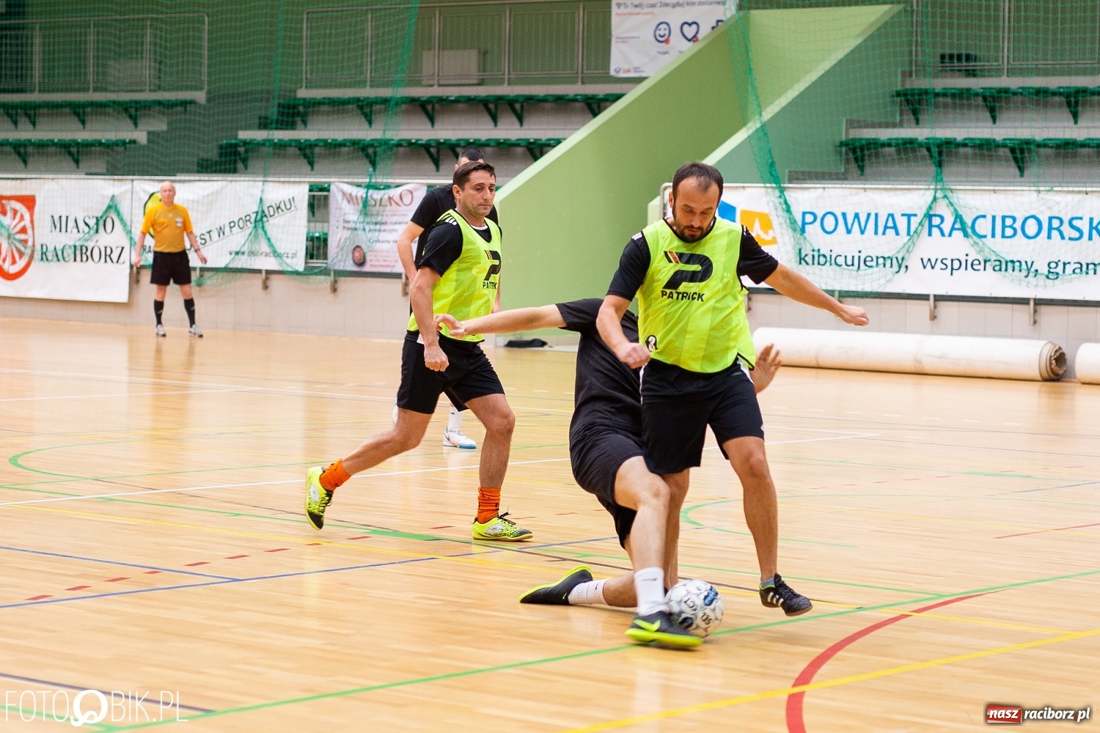 Zdjęcie w galerii na portalu naszraciborz.pl: Piątkowe emocje w HLPN. Mistrz nie dał szans rywalowi wiadomości z regionu