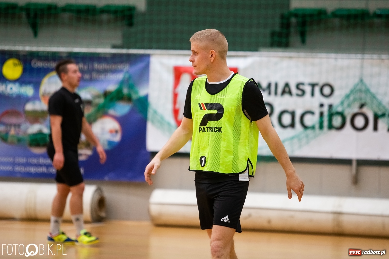 Zdjęcie w galerii na portalu naszraciborz.pl: Piątkowe emocje w HLPN. Mistrz nie dał szans rywalowi wiadomości z regionu