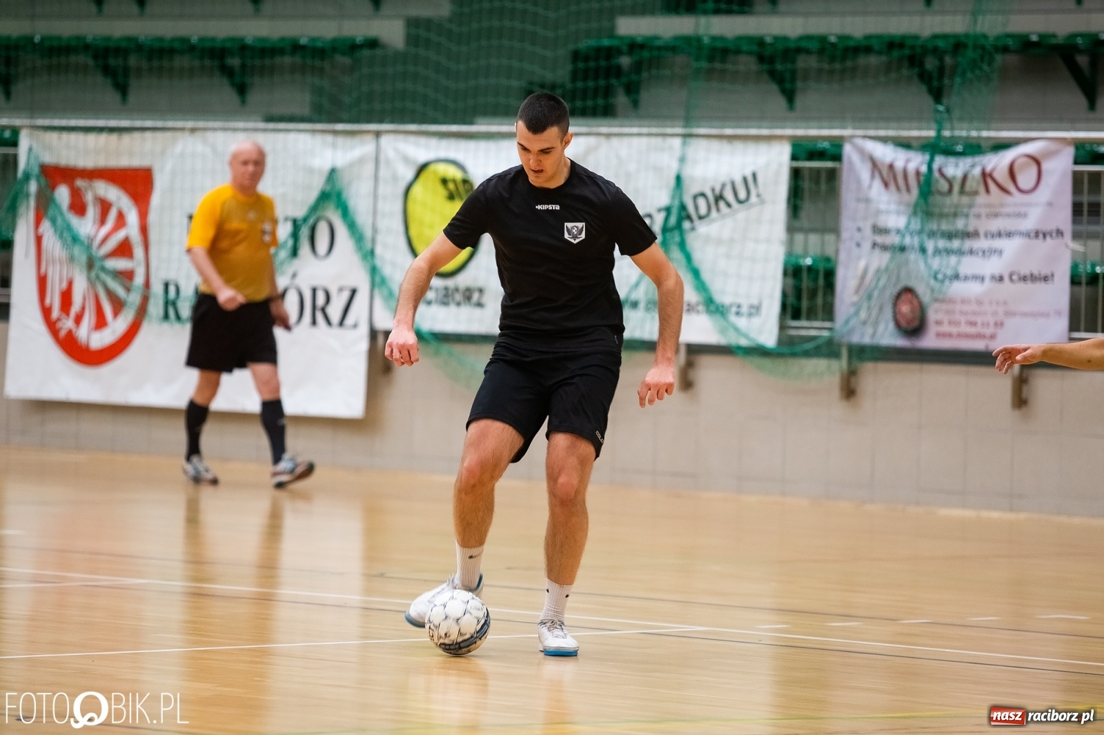 Zdjęcie w galerii na portalu naszraciborz.pl: Piątkowe emocje w HLPN. Mistrz nie dał szans rywalowi wiadomości z regionu