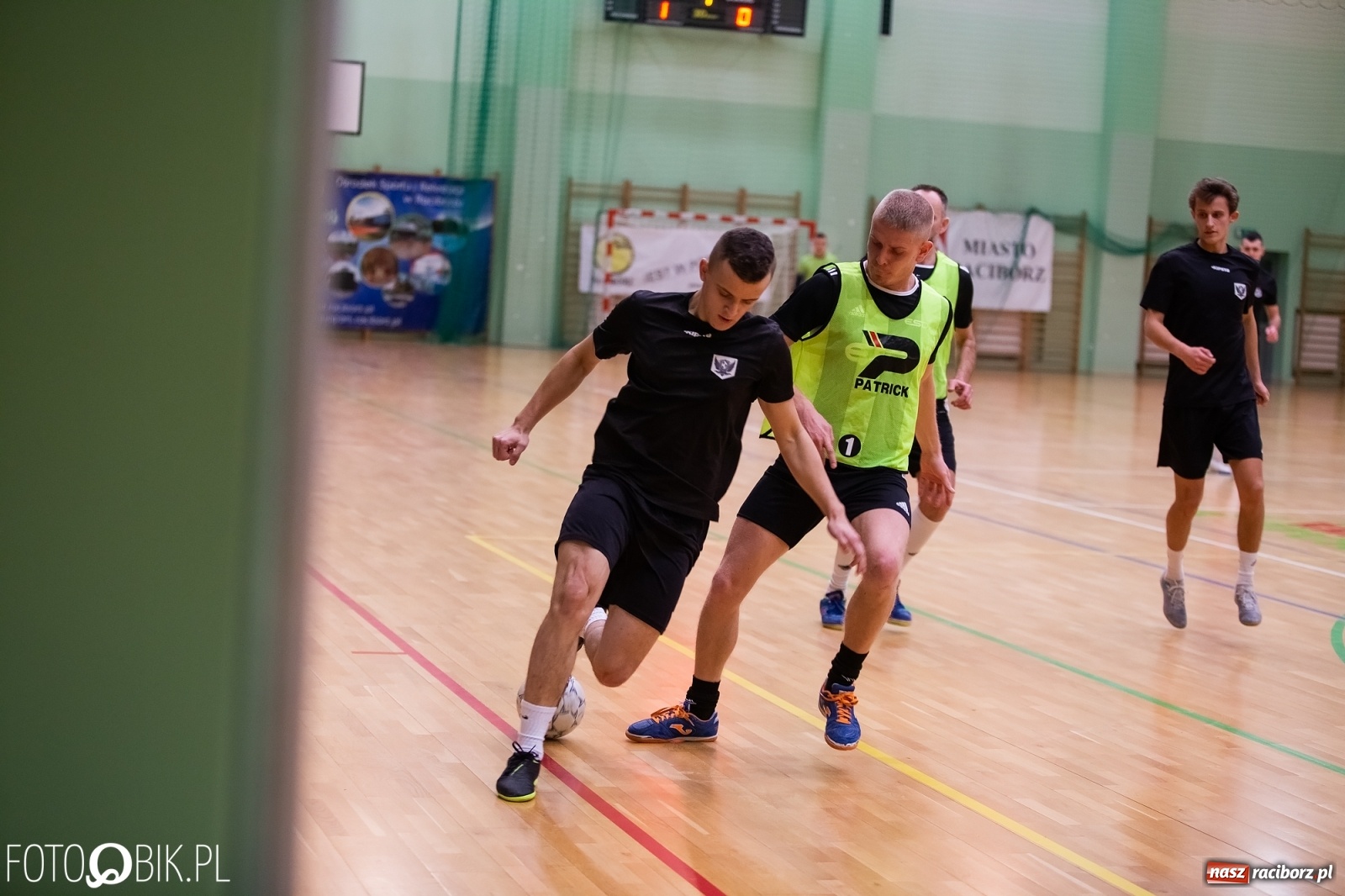 Zdjęcie w galerii na portalu naszraciborz.pl: Piątkowe emocje w HLPN. Mistrz nie dał szans rywalowi wiadomości z regionu