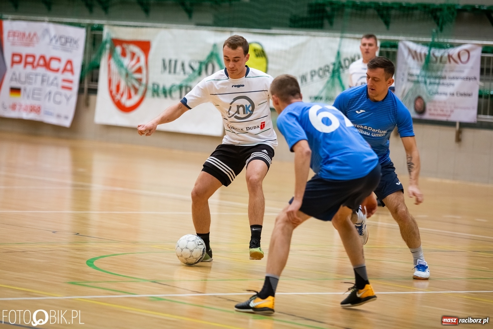 Zdjęcie w galerii na portalu naszraciborz.pl: Piątkowe emocje w HLPN. Mistrz nie dał szans rywalowi wiadomości z regionu