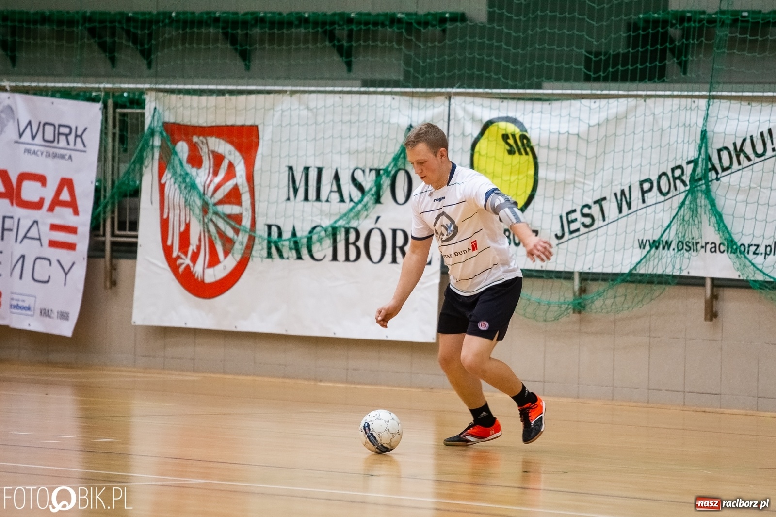 Zdjęcie w galerii na portalu naszraciborz.pl: Piątkowe emocje w HLPN. Mistrz nie dał szans rywalowi wiadomości z regionu