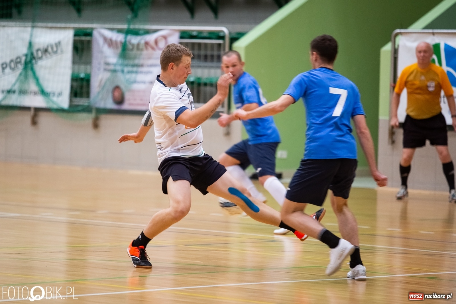 Zdjęcie w galerii na portalu naszraciborz.pl: Piątkowe emocje w HLPN. Mistrz nie dał szans rywalowi wiadomości z regionu