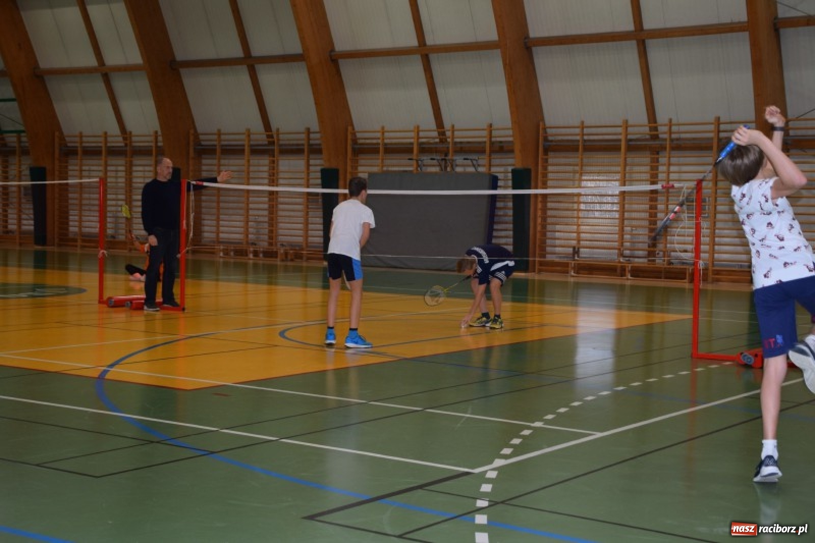 Zdjęcie w galerii na portalu naszraciborz.pl: Grzegorzowice wygrały wojewódzki półfinał badmintona  wiadomości z regionu