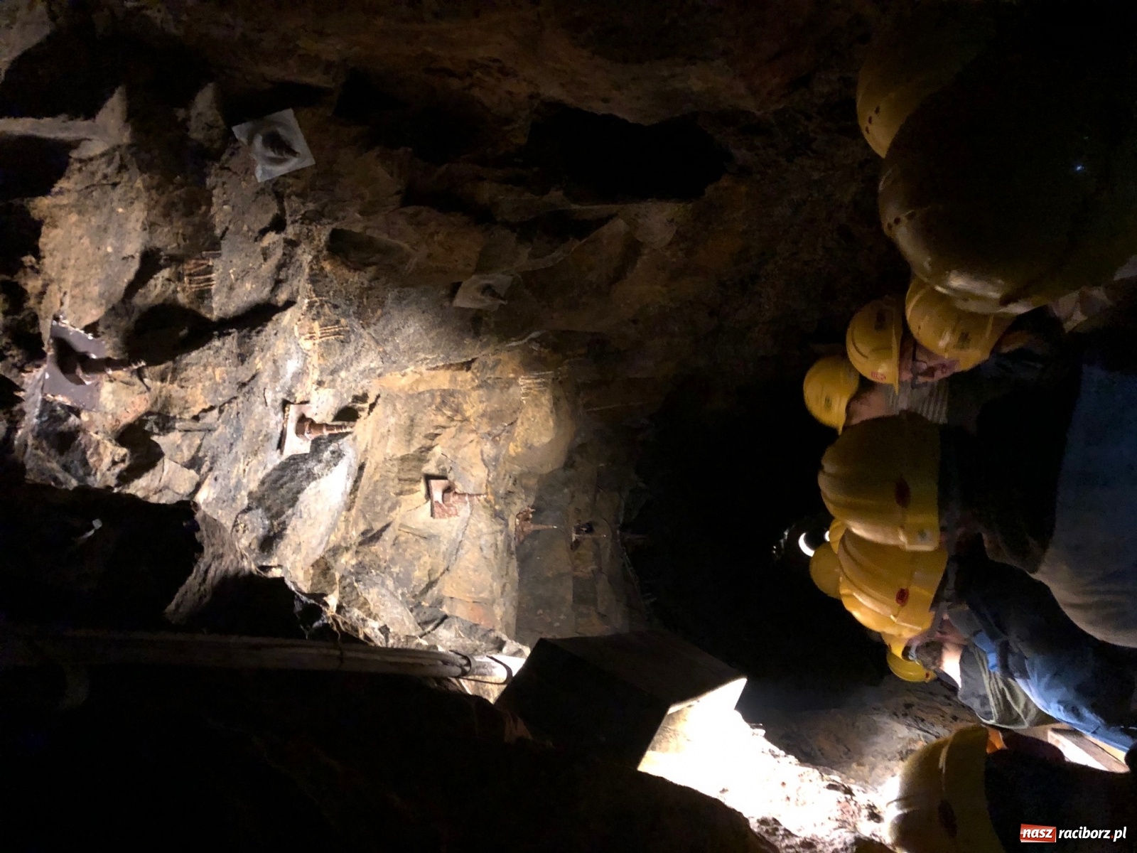 Zdjęcie w galerii na portalu naszraciborz.pl: Uczniowie ZSS zjechali głęboko pod ziemię na zakończenie ważnego projektu  wiadomości z regionu