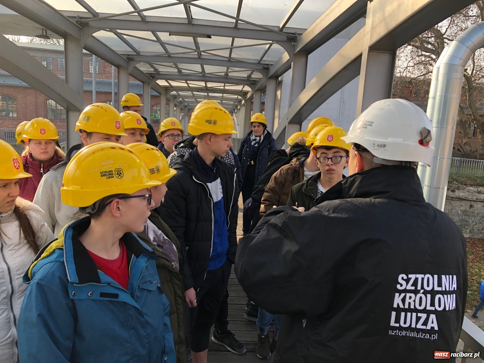 Zdjęcie w galerii na portalu naszraciborz.pl: Uczniowie ZSS zjechali głęboko pod ziemię na zakończenie ważnego projektu  wiadomości z regionu