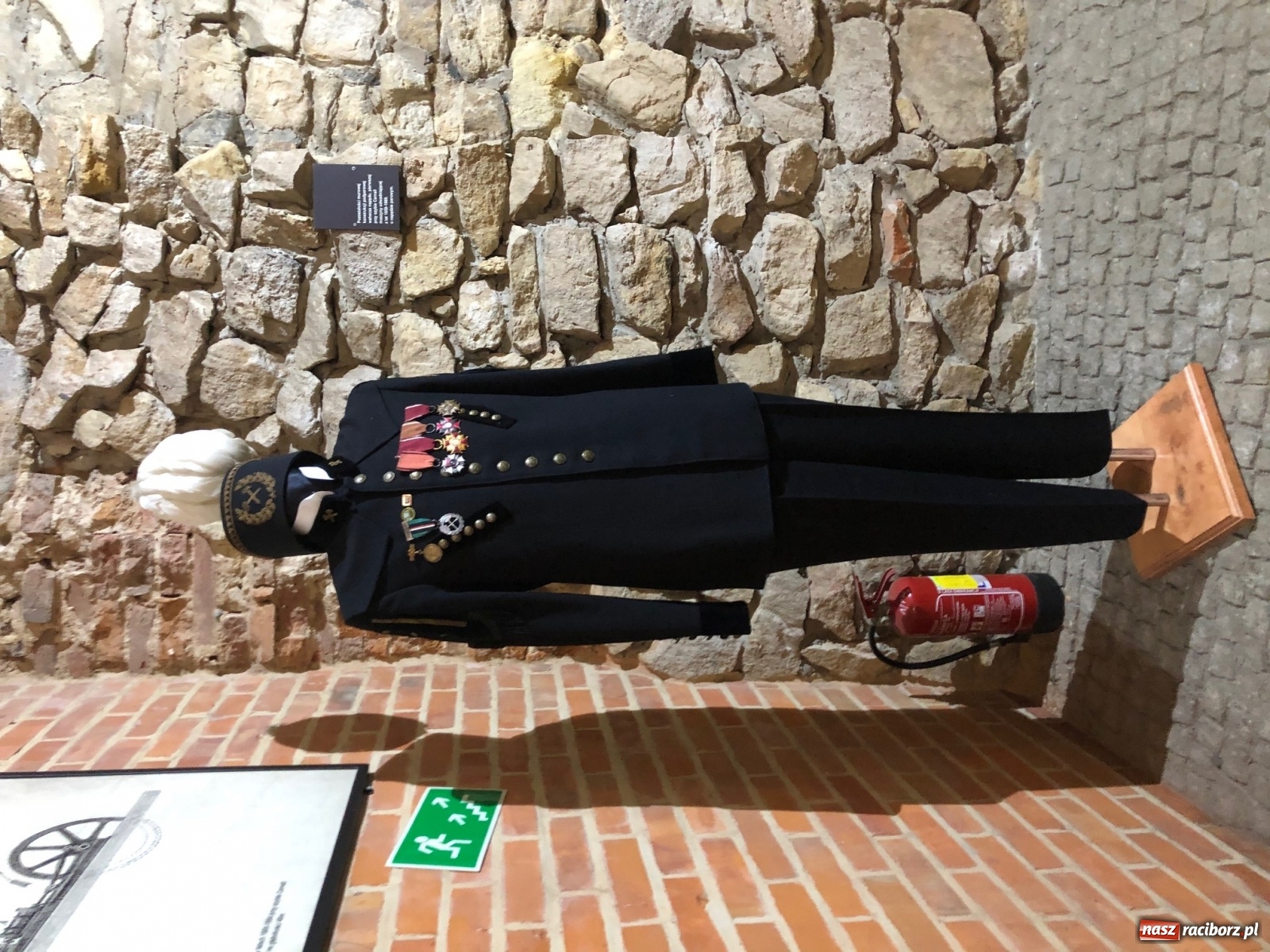 Zdjęcie w galerii na portalu naszraciborz.pl: Uczniowie ZSS zjechali głęboko pod ziemię na zakończenie ważnego projektu  wiadomości z regionu