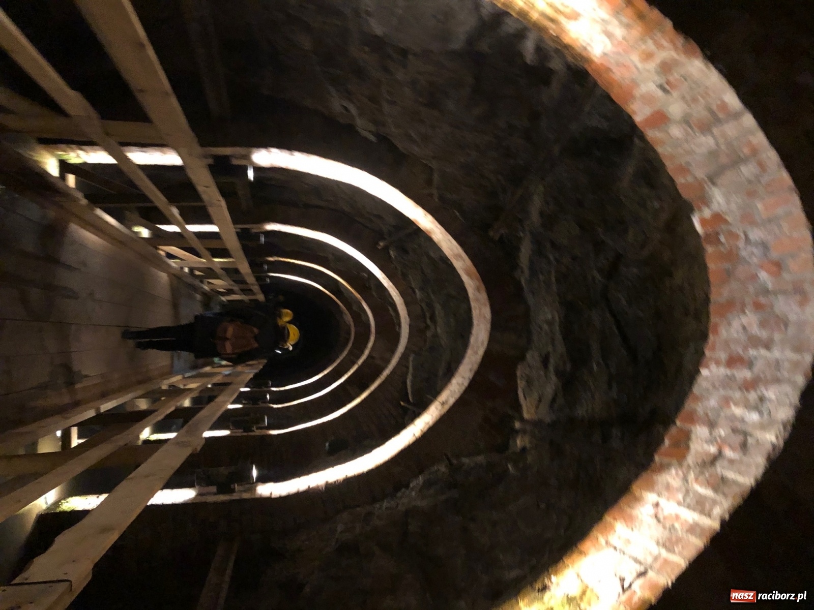 Zdjęcie w galerii na portalu naszraciborz.pl: Uczniowie ZSS zjechali głęboko pod ziemię na zakończenie ważnego projektu  wiadomości z regionu