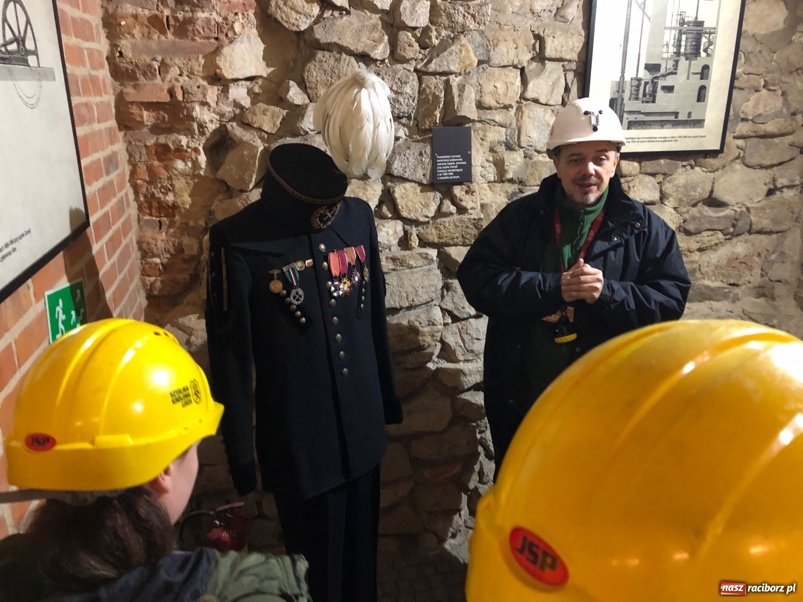 Zdjęcie w galerii na portalu naszraciborz.pl: Uczniowie ZSS zjechali głęboko pod ziemię na zakończenie ważnego projektu  wiadomości z regionu