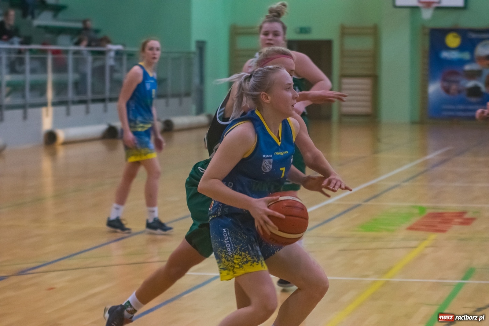 Zdjęcie w galerii na portalu naszraciborz.pl: Koszykarskie derby regionu dla Rybnika [FOTO] wiadomości z regionu