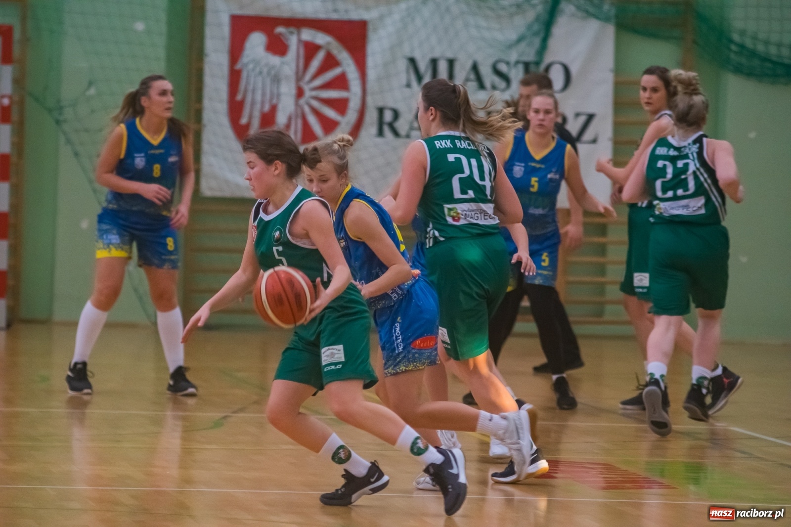 Zdjęcie w galerii na portalu naszraciborz.pl: Koszykarskie derby regionu dla Rybnika [FOTO] wiadomości z regionu