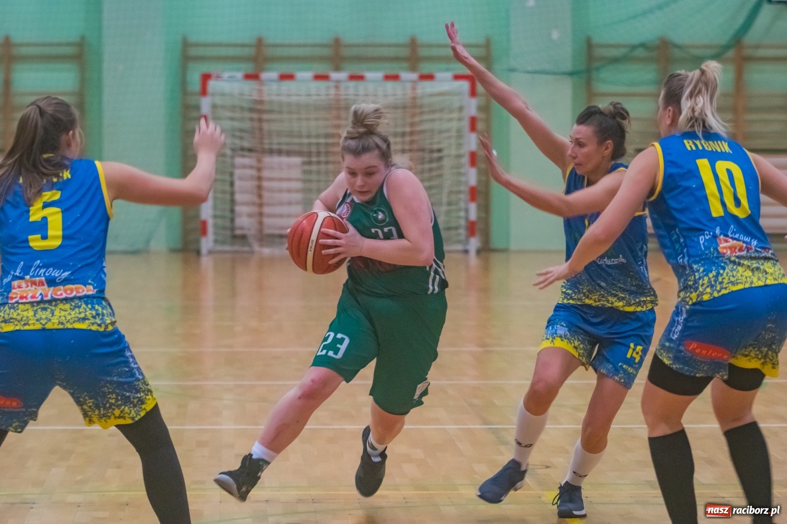 Zdjęcie w galerii na portalu naszraciborz.pl: Koszykarskie derby regionu dla Rybnika [FOTO] wiadomości z regionu