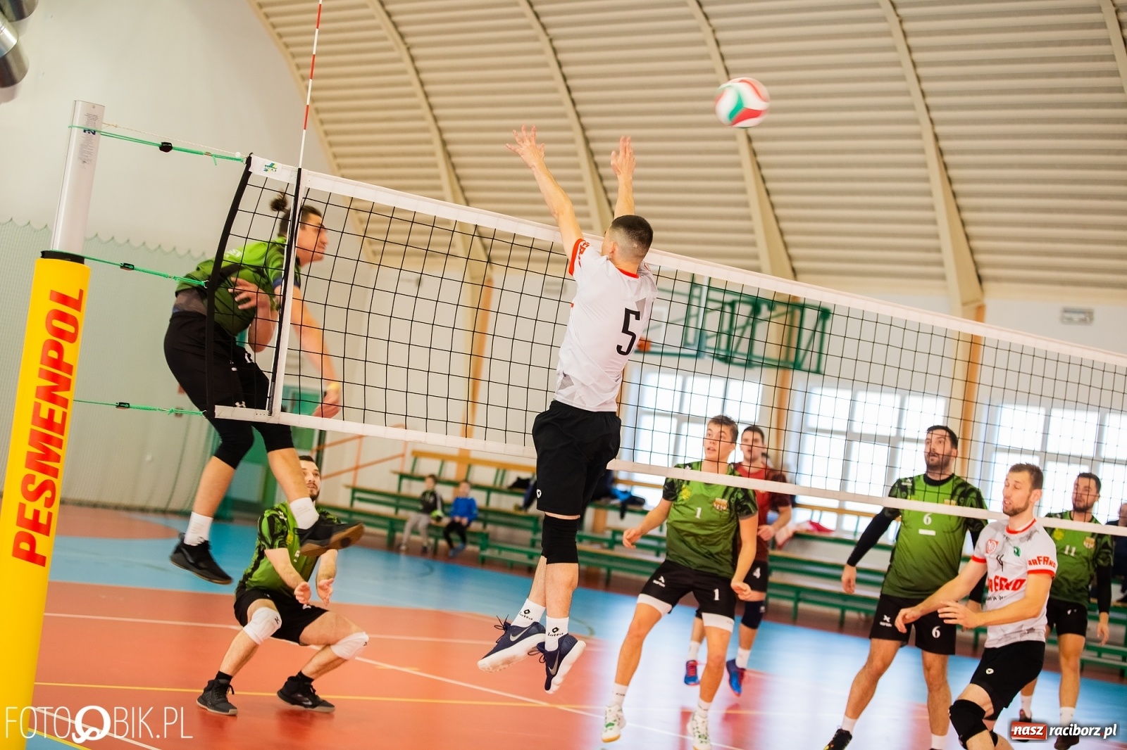 Zdjęcie w galerii na portalu naszraciborz.pl: Siatkówka. Płomień z Przystajni pochłonął Rafako [FOTO] wiadomości z regionu